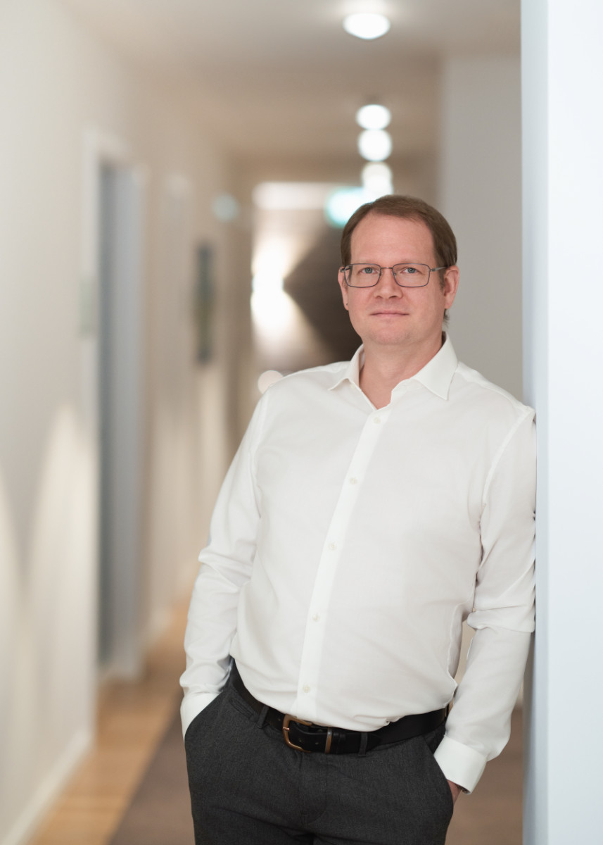 Paul Grube im Büro